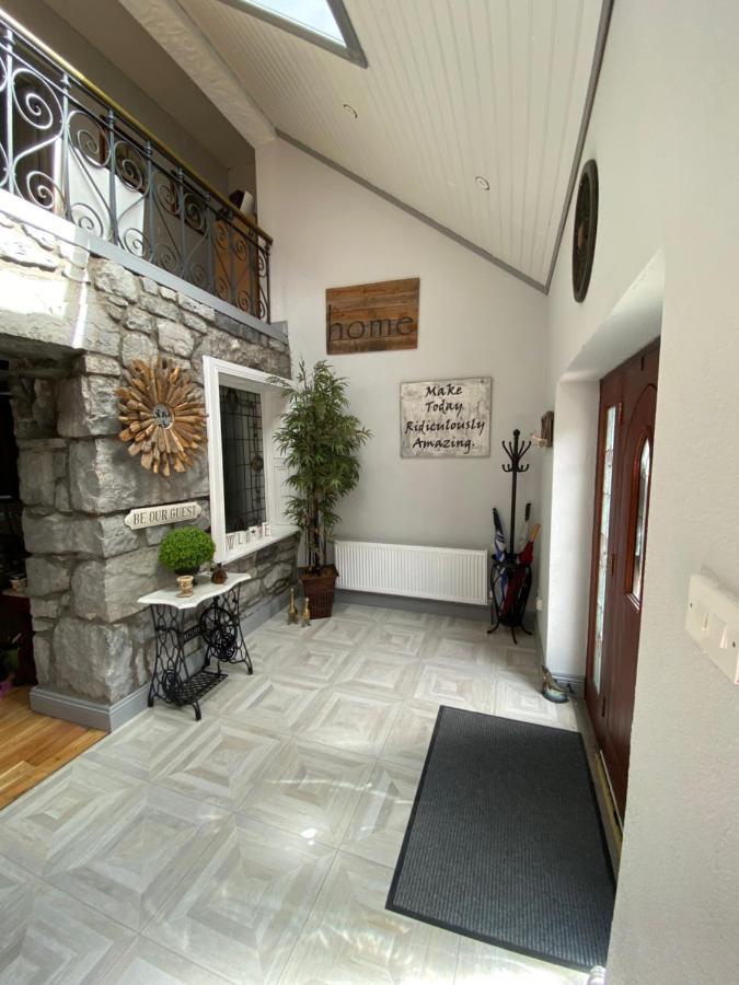 Salmon Weir Lodge Cong ภายนอก รูปภาพ